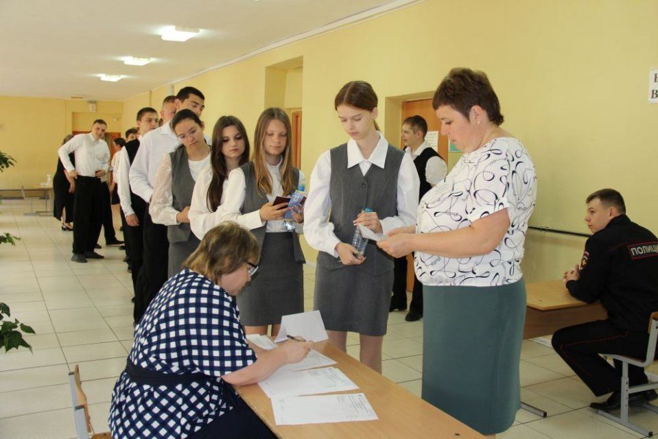 Сегодня орловские девятиклассники пересдают экзамен по русскому языку