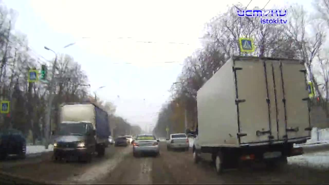 Снег подкрался незаметно. Как реагировали жители региона на внезапно пришедшую зиму?