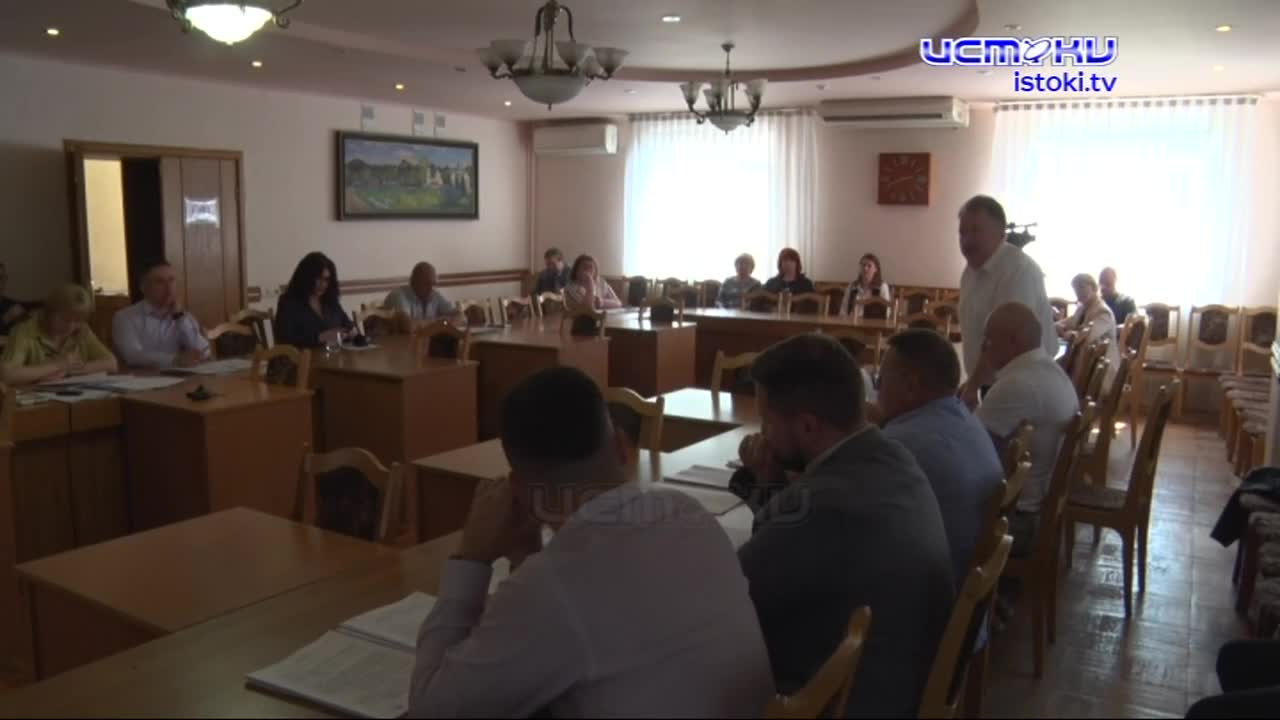 Ход ремонта Дворянки интересует депутатов, а также прокурора. Он туда съездил.