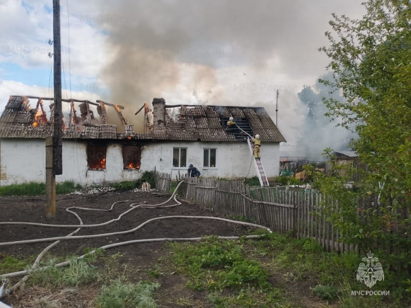 Трагедия в Верховском районе: при пожаре погибла женщина