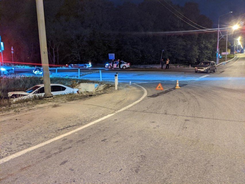 ДТП под Орлом: водитель «Лады» отправил в кювет автомобиль с двумя пенсионерами