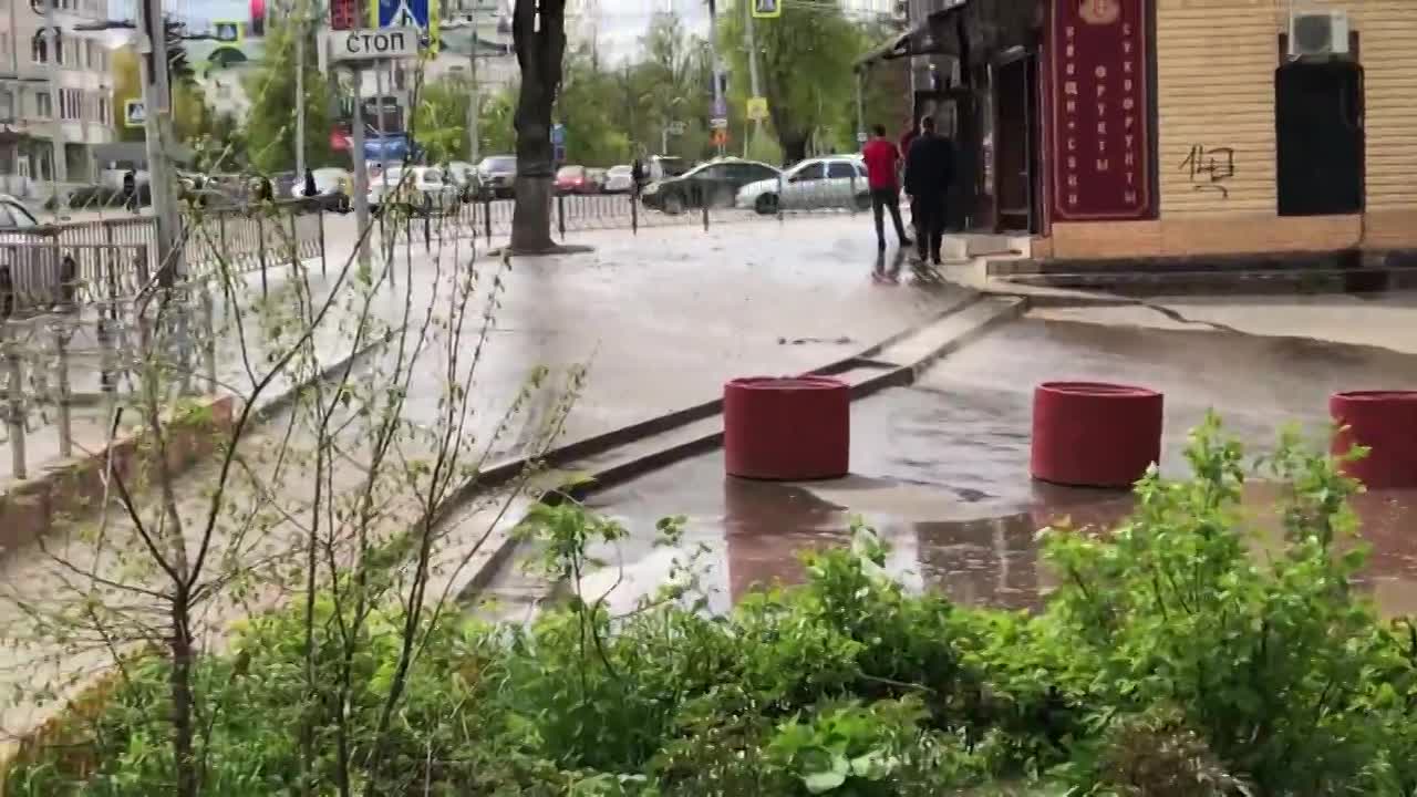 В Орле перекрёсток залило горячей водой