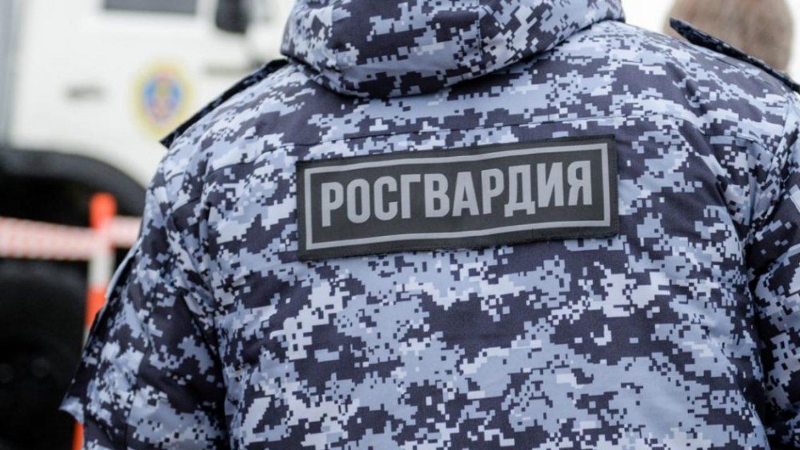 Суровая Выгонка: орловчанин пытался вырвать с корнем дорожное ограждение