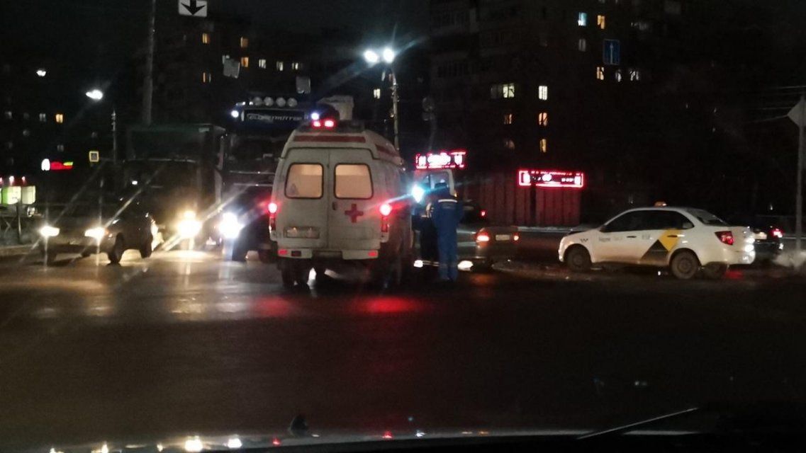 Народный корреспондент оперативно сообщил о ДТП с участием такси возле автовокзала