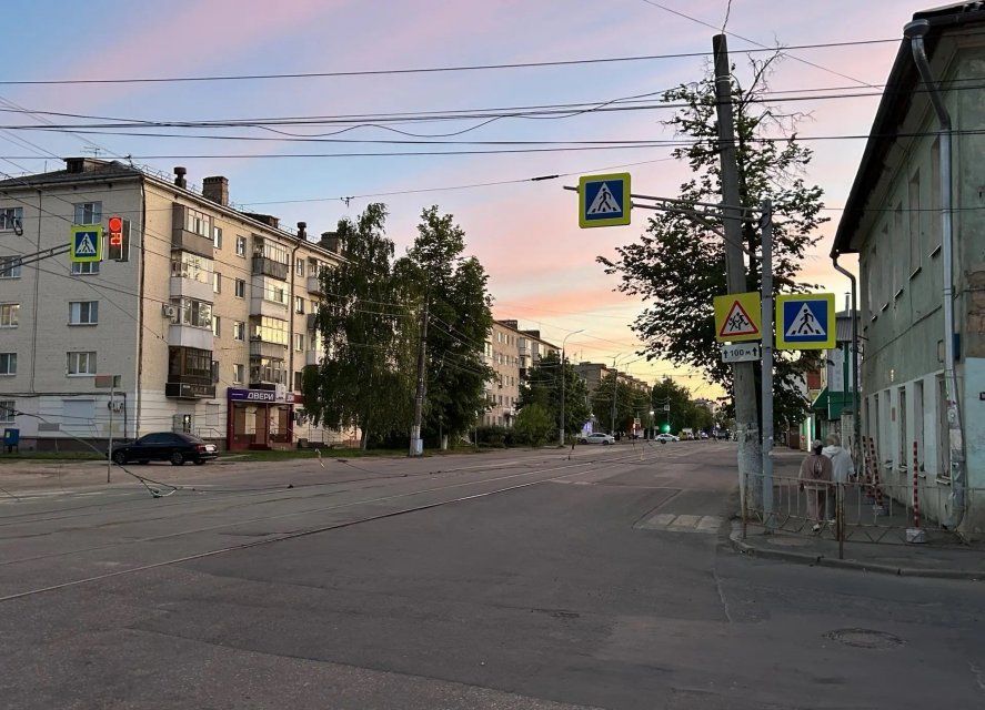 В Орле продолжаются работы по восстановлению контактной сети на улице Пушкина
