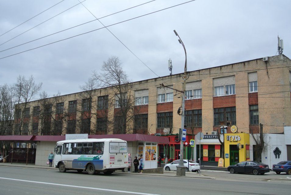 Надпись «Слава рабочему классу страны» исчезла со здания «Текмаша» в Орле