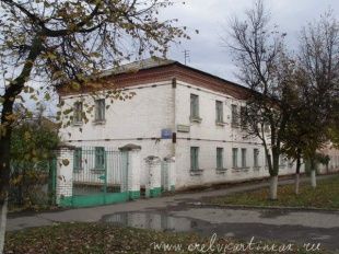 Табак вновь продавали возле школ