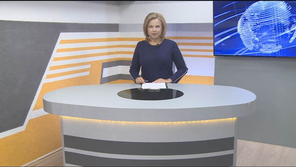 Ураган оставил дома без света и крыш, 85-летие Орловщины отметим скромно, а в городе открылась выставка художника-иллюстратора Германа Мазурина. Об этом и не только в программе "Оперативный эфир"