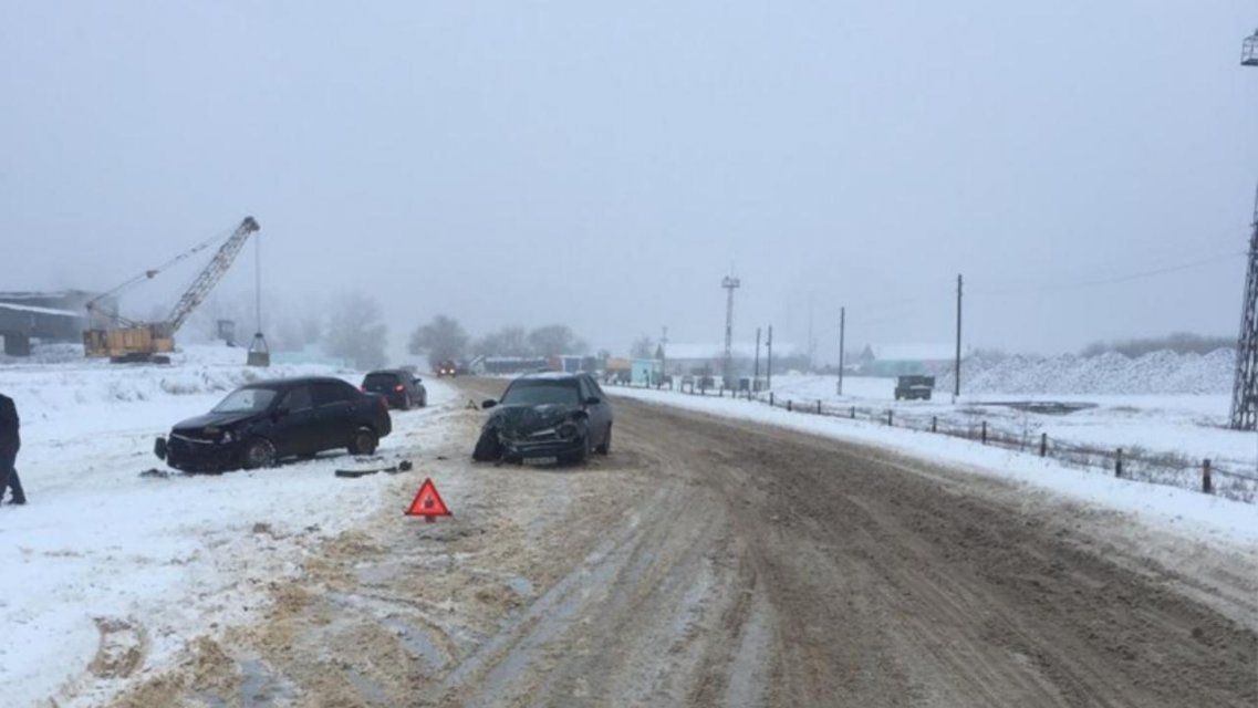 Выехала на встречку: на орловской трассе столкнулись две «Лады»