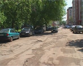 Губернатора прокатили по дворовым территориям в центре города