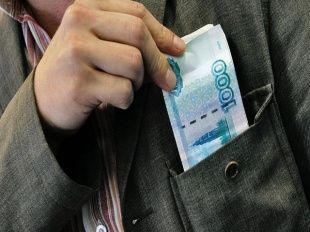 Полицейские нашли вора, укравшего из квартиры пенсионера 9 тыс. руб.