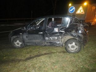 Два человека пострадали при столкновении «Рено» и фуры под Орлом