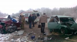 Лобовое столкновение автомобилей в Ливенском районе