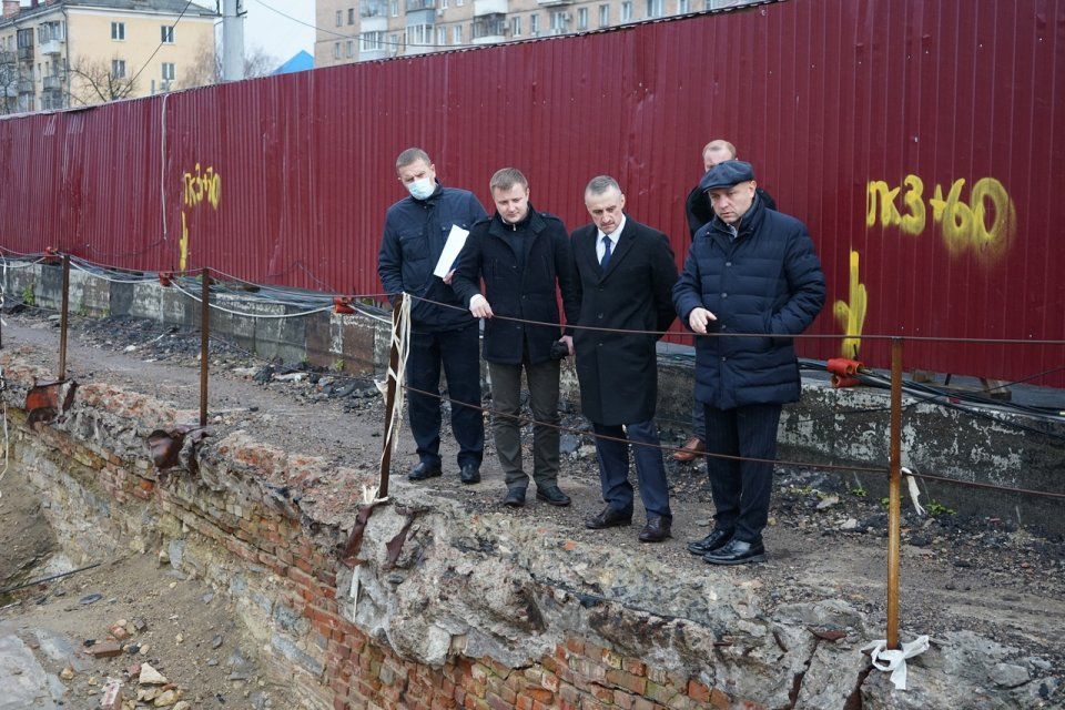 Мэр Юрий Парахин показал Красный мост новому зампреду облправительства Ивановскому