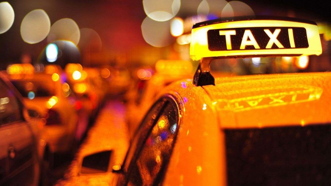 В новогодние праздники орловчане больше жаловались на работу таксистов