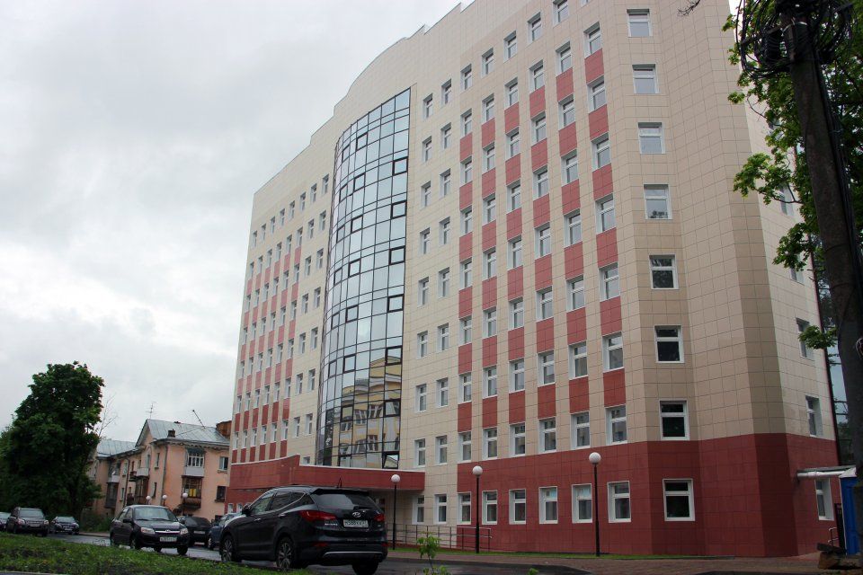 Орловские медики спасли жизнь четырехлетнему малышу, выпавшему из окна