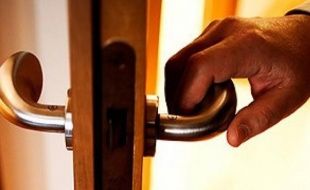 Как утеплить входную дверь?