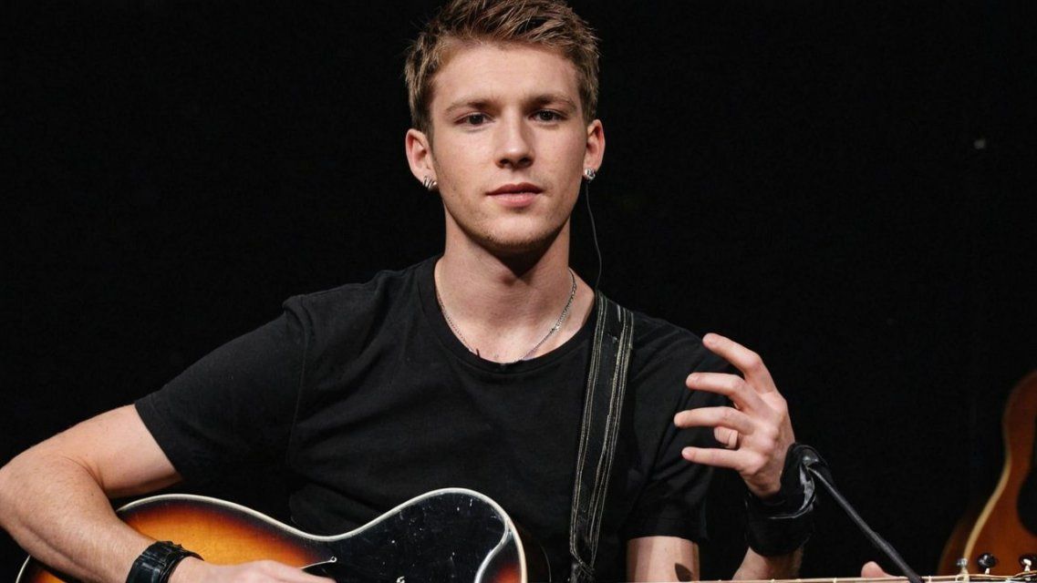 Топ-5 песен с уникальными аккордами: Обогащаем свой репертуар на гитаре