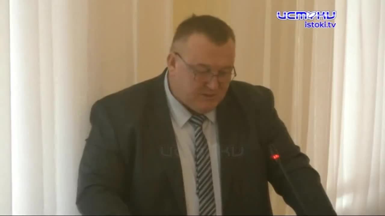 Зимнее содержание дорог и строительство обсудили в областной администрации