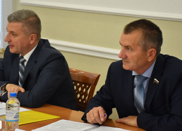 «Туалет — на улице, вода — в колонке" (с)