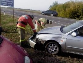 В Ливенском районе при обгоне столкнулись две машины