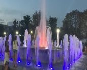 Теперь еще и с музыкой: в Орле продолжают тестировать фонтан в сквере «Юность»