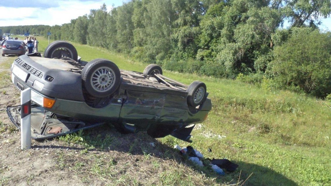 ДТП из-за опасного разворота: на трассе Орел — Брянск перевернулся «Ауди» 