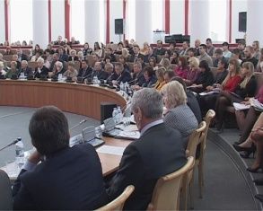 "Бюджет позволит нам пить коньяк и давить клопов". Сегодня состоялись публичные слушания по бюджету Орловской области 