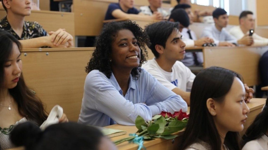 Губернатор Андрей Клычков рассказал о вакцинации иностранцев в Орловской области