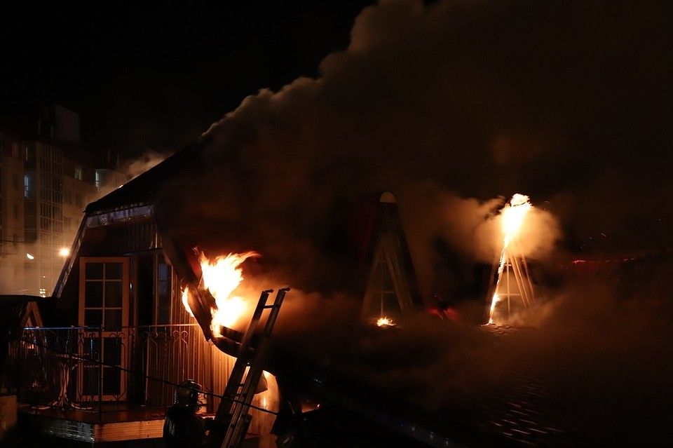 В п. Долгое горело кафе