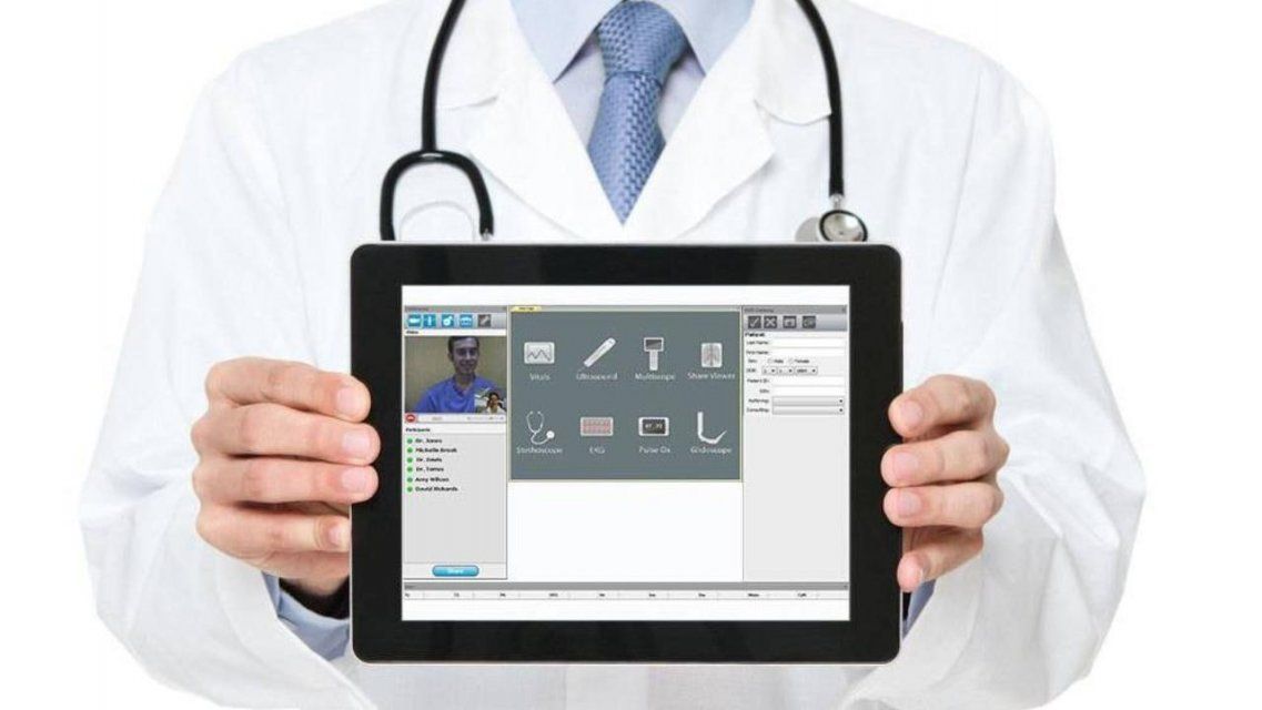 «Я не врач»: Андрей Клычков нанял докторов для лечения жителей онлайн