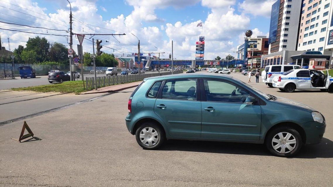 В Орле автомобилистка сбила велосипедиста возле парковки «ГРИННа»