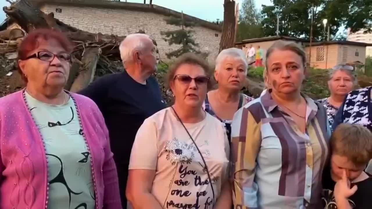 Жители ул. Орловских Партизан записали обращение к президенту России Владимиру Путину