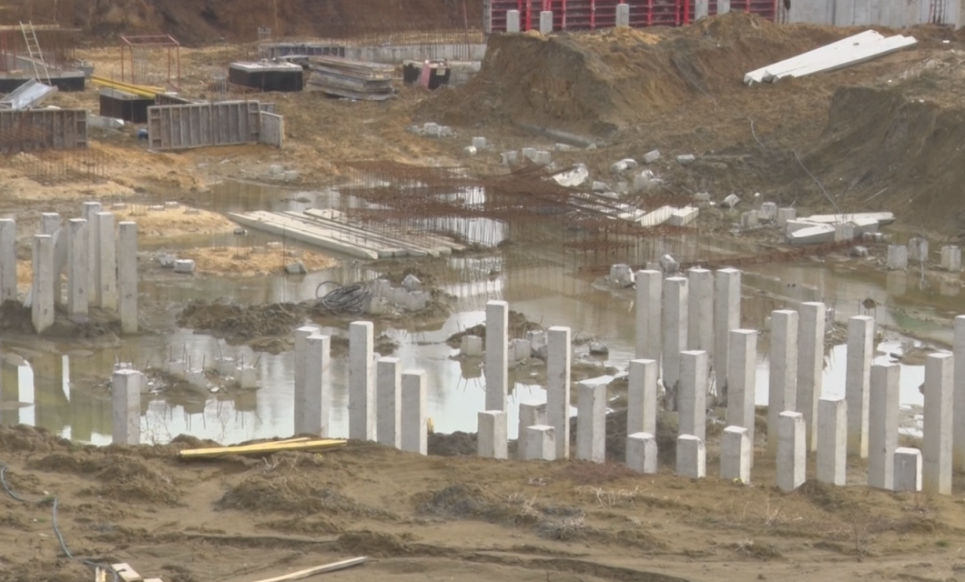 Разрешения на строительство школы на 1225 мест в деревне Жилина в Орловском МО все еще нет, но деньги есть