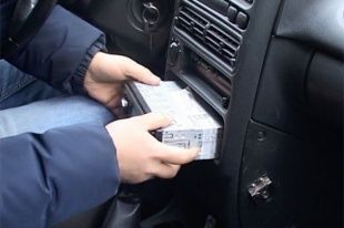 Очевидцы помогли найти подозреваемых в краже из автомобиля в Орле