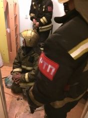 На выходных орловские пожарные спасли 26-летнего парня