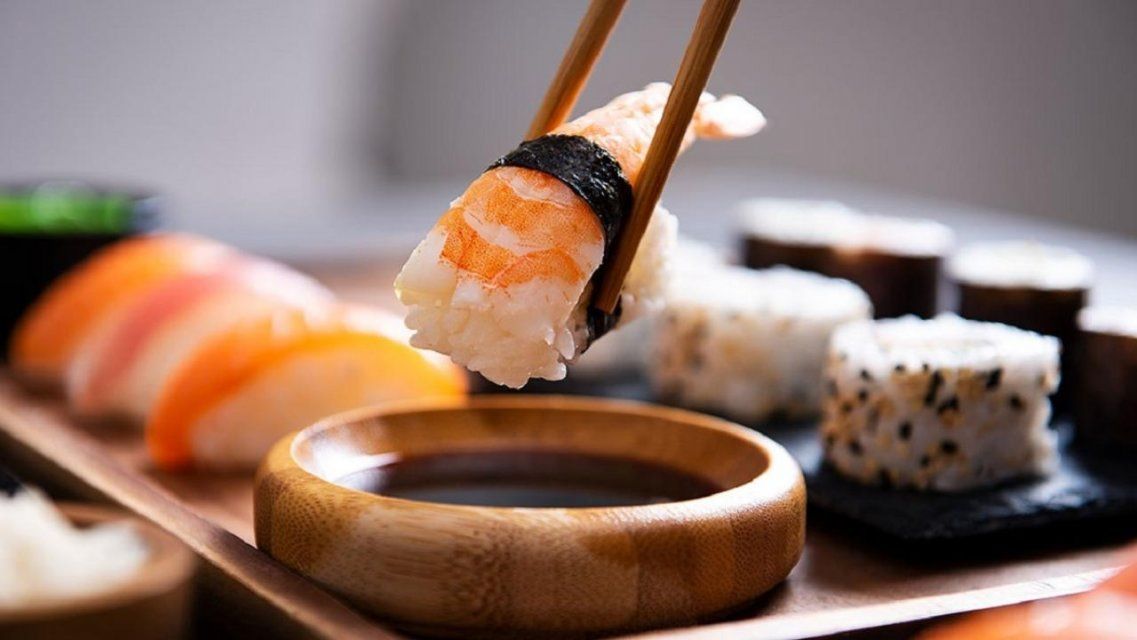 Выбирая суши: как орловчанам избежать отравления, гельминтоза и гипертонии