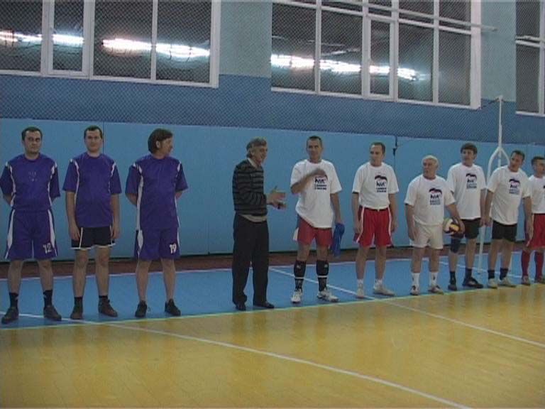 Чиновники и дормашевцы сыграли в волейбол