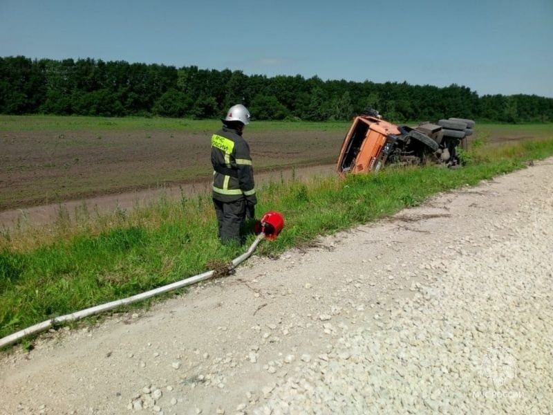 Под Орлом в результате ДТП с бензовозом разлилось дизельное топливо