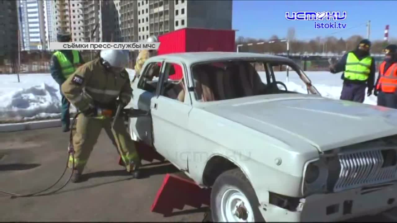 Орловские спасатели посоревновались в умении оказывать помощь людям, попавшим в ДТП