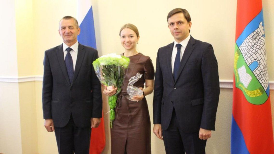 Лучшие из лучших: в облправительстве чествовали орловских педагогов