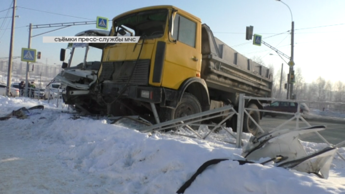 В Орле произошла авария с участием маршрутки, а часть депутатов облсовета заступились за «наливайки»