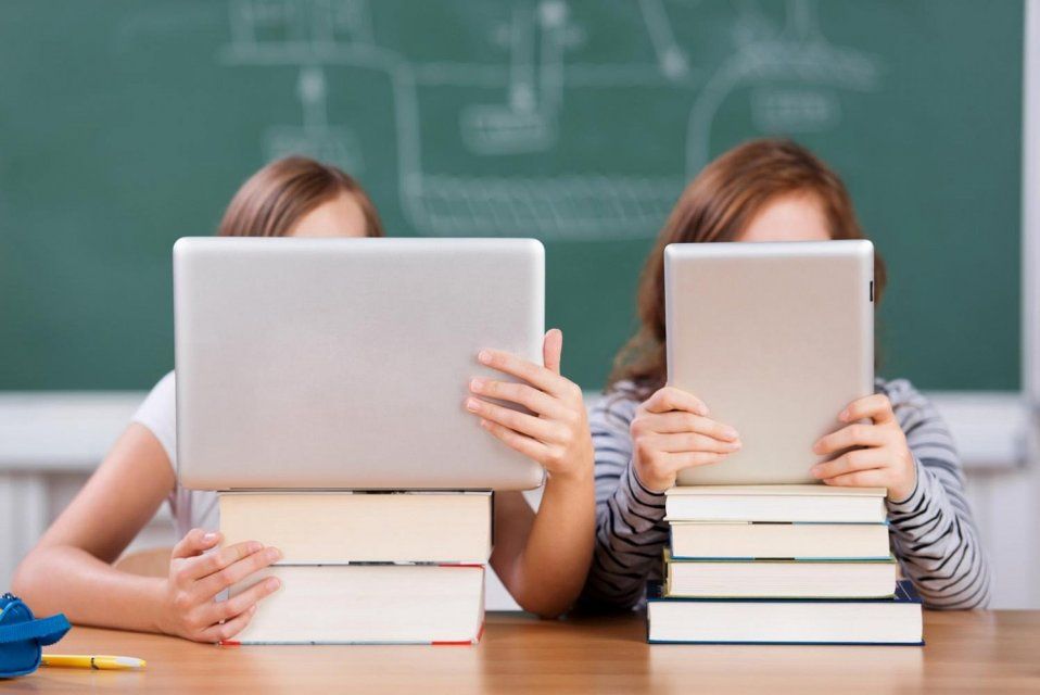 Орловчане смогут записать детей в школу через портал госуслуг