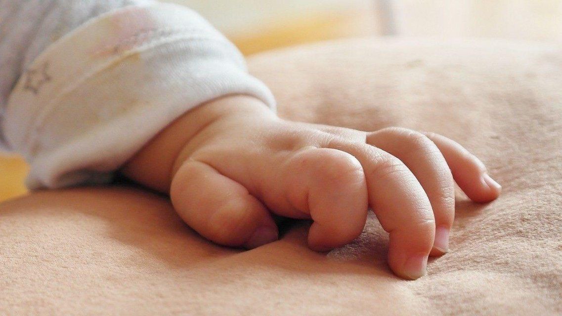 После рождения первенца орловским семьям будут платить по 10 316 рублей 