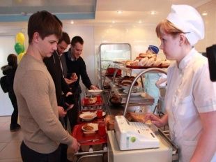 Вузовские столовые, возможно, будут проверять студенты-«ревизорро»