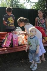 Врио губернатора В.Потомский с помощником полномочного представителя Президента РФ в ЦФО Георгием Бурцевым посетили один пункт временного проживания переселенцев из Украины