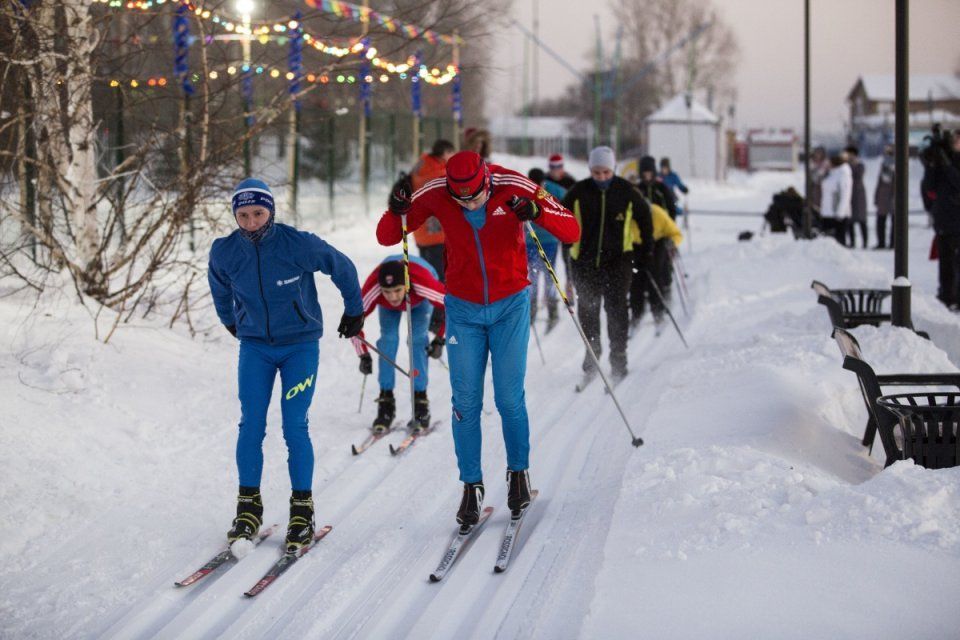 В Орле в парке Победы для любителей беговых лыж накатали трассу, а про освещение, как всегда, забыли 