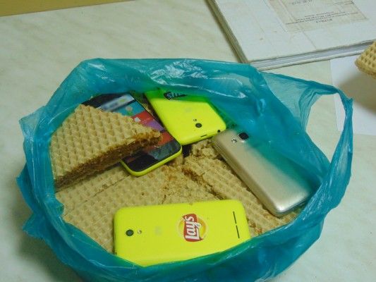 Фантазия на уровне! Ливенскому заключенному пытались передать телефоны в торте