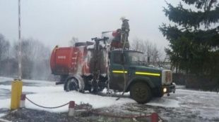 В Нарышкино тушили полыхавший мусоровоз 