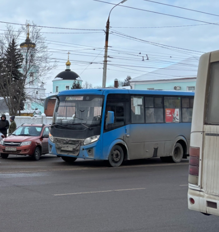 "Это Орел, детка". У платежного оператора сбой, водители маршруток устанавливают тарифы как хотят